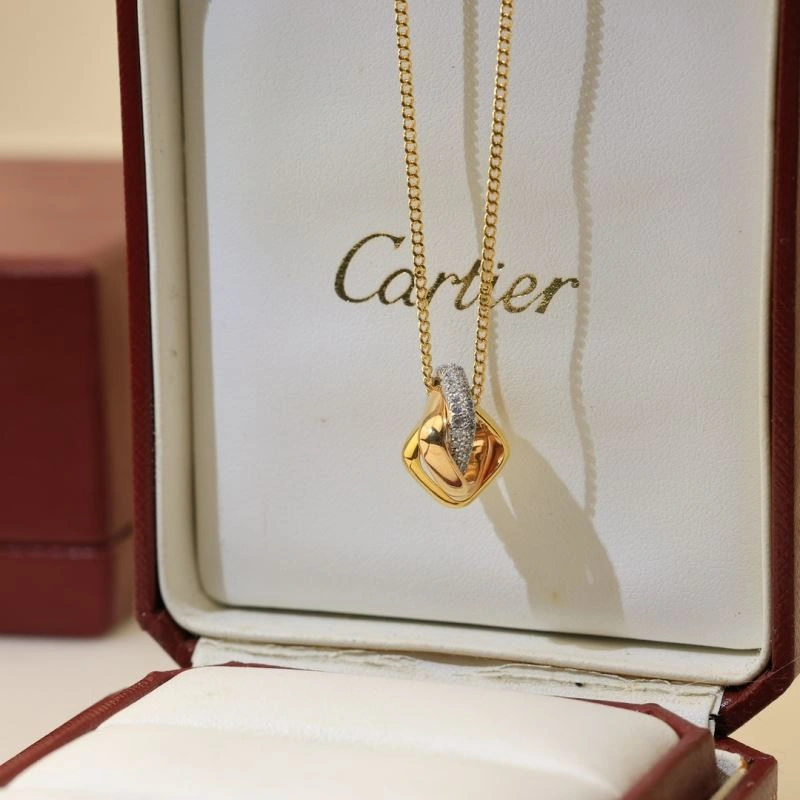 Functional Cartier Necklaces 217744