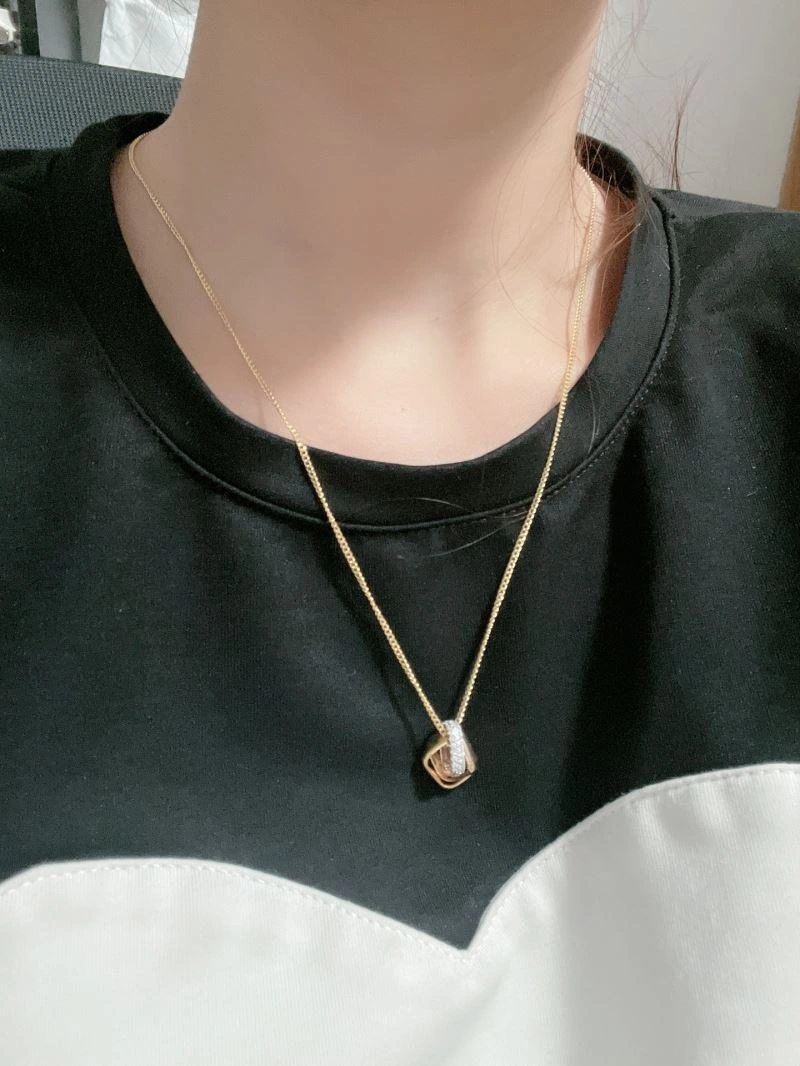 Functional Cartier Necklaces 217744