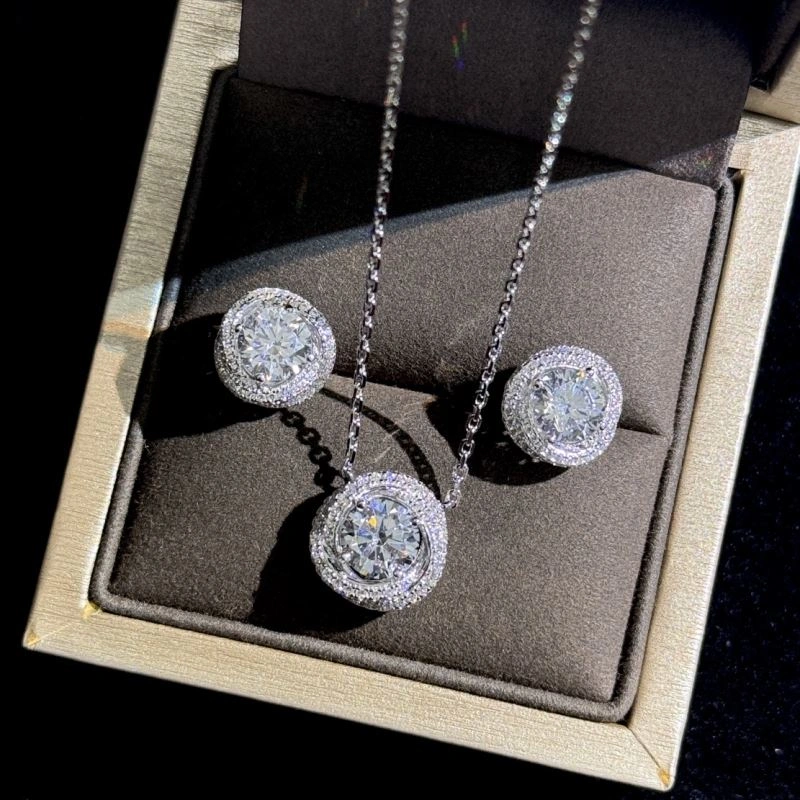 Elegant Cartier Necklaces 217642