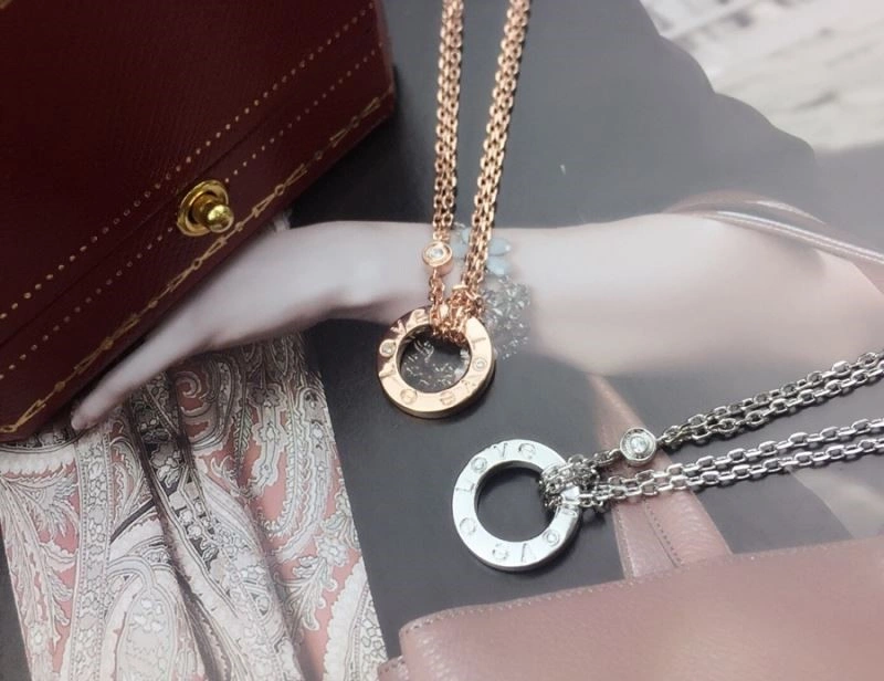 Cartier Necklaces Sleek 217412