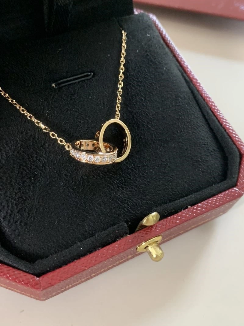 Cartier Necklaces Sleek 217259