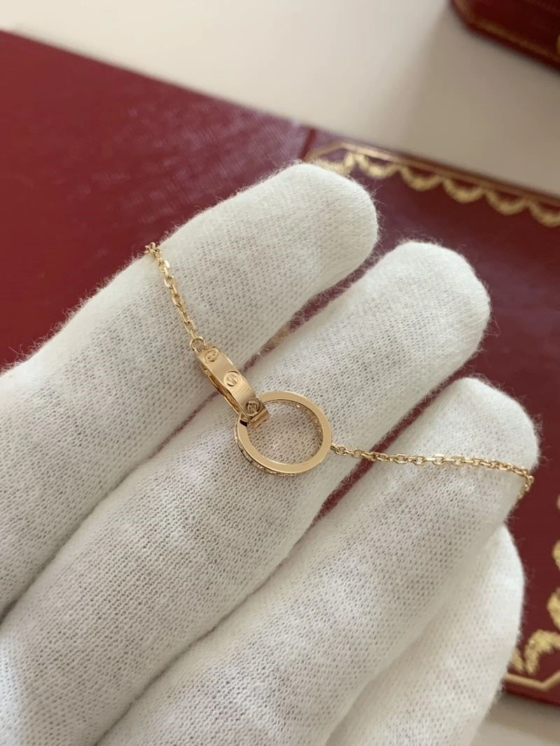 Cartier Necklaces Sleek 217259
