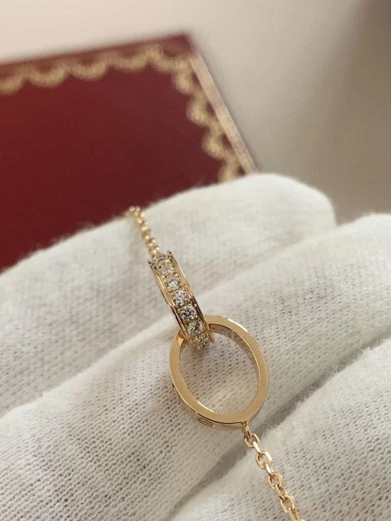 Cartier Necklaces Sleek 217259
