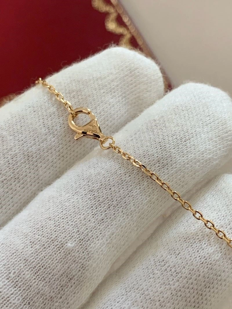 Cartier Necklaces Sleek 217259