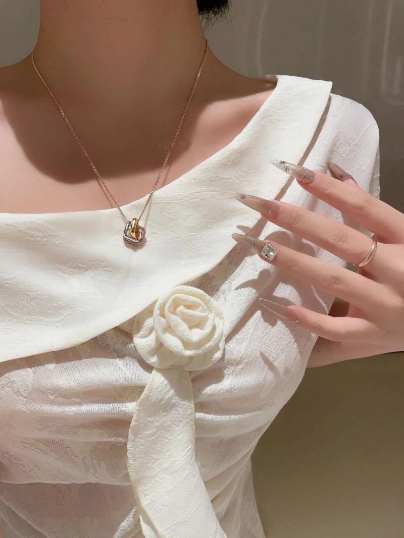 Cartier Necklaces Modern 217250