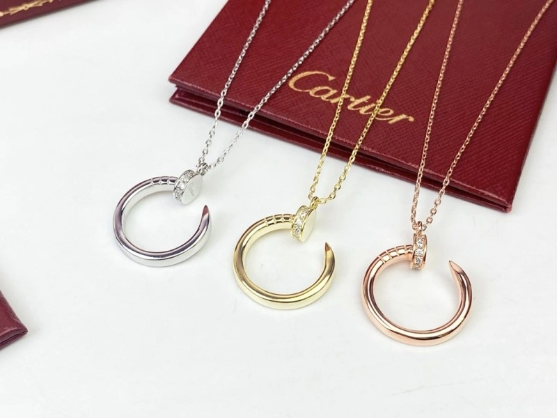 Sleek Cartier Necklaces 216977