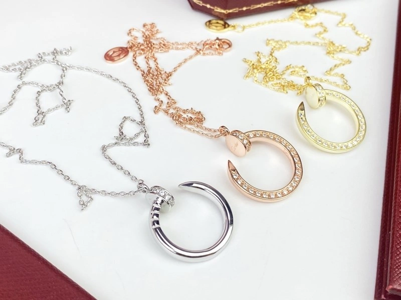 Sleek Cartier Necklaces 216977
