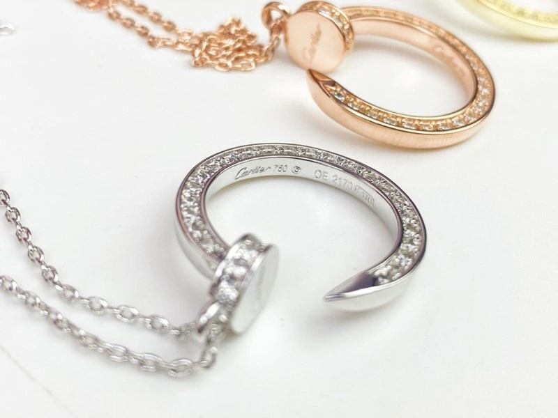 Sleek Cartier Necklaces 216977