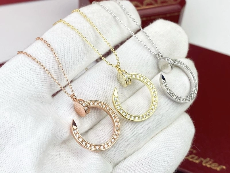 Sleek Cartier Necklaces 216977