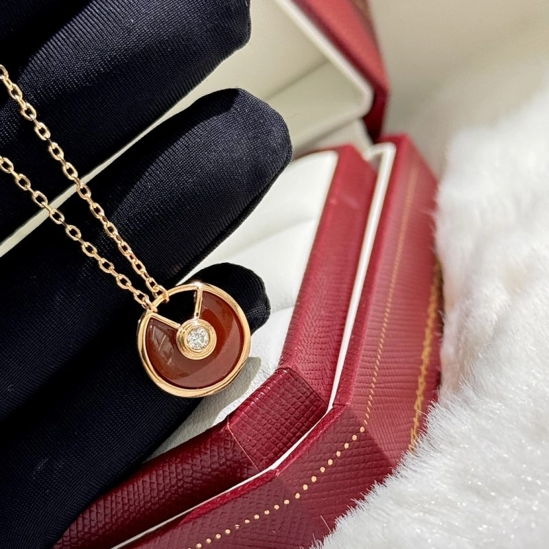 Cartier Necklaces Minimalist 216934