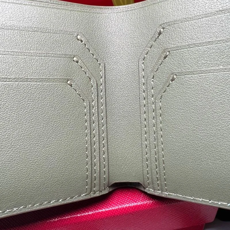 Sporty Cartier Wallets Purse 38619