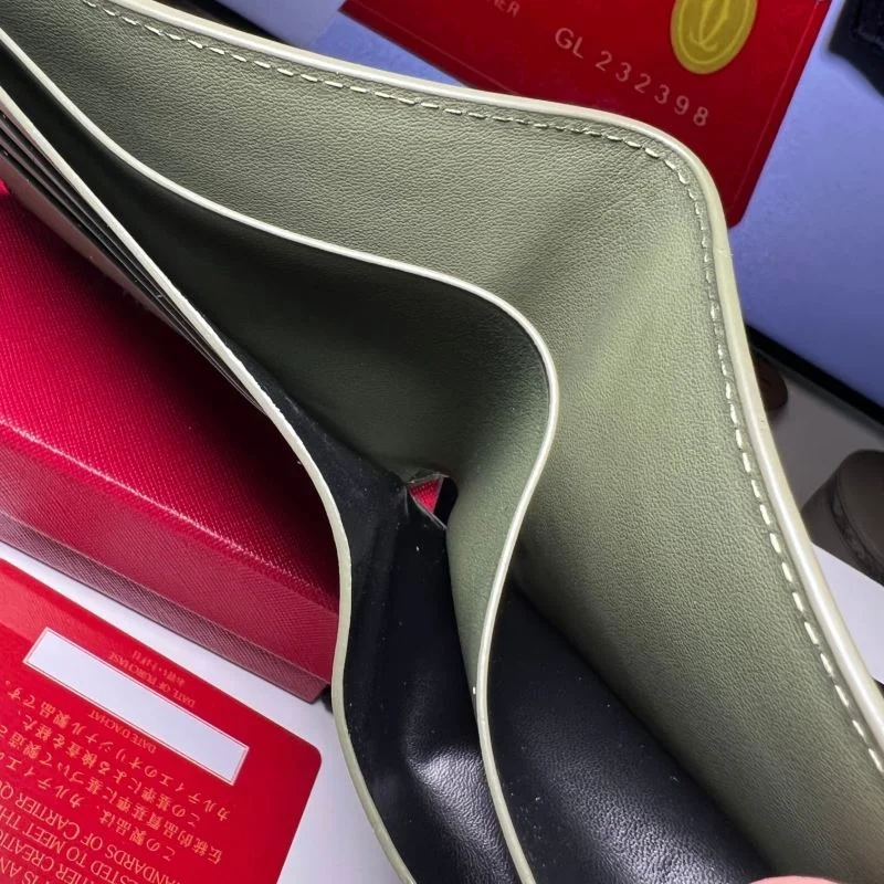 Sporty Cartier Wallets Purse 38619