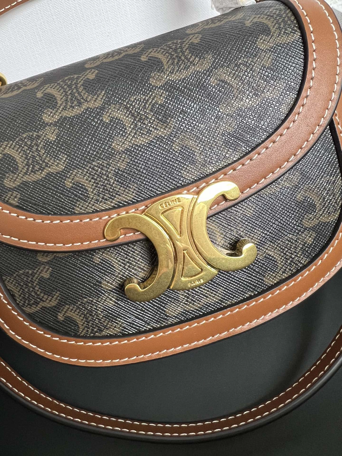 Celine Besace Bags FashionForward 78518