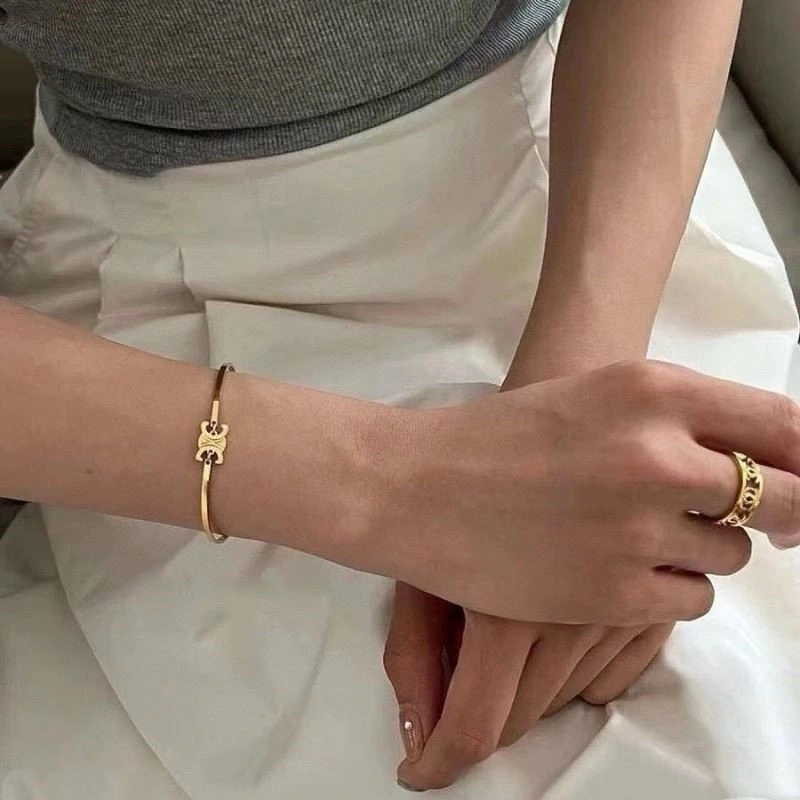 Breathable Celine Bracelets 218295