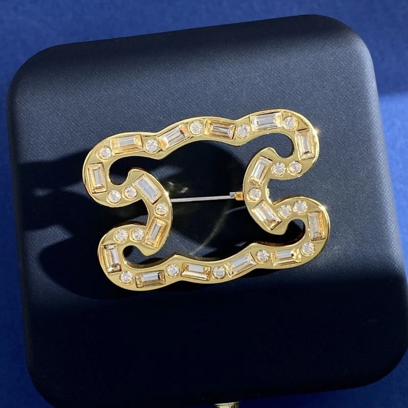 Minimalist Celine Brooches 218191