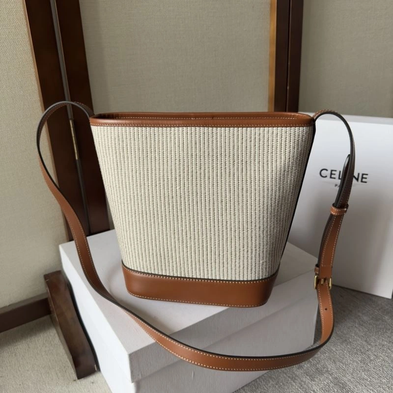 Effortless Celine Bucket Bags 60582