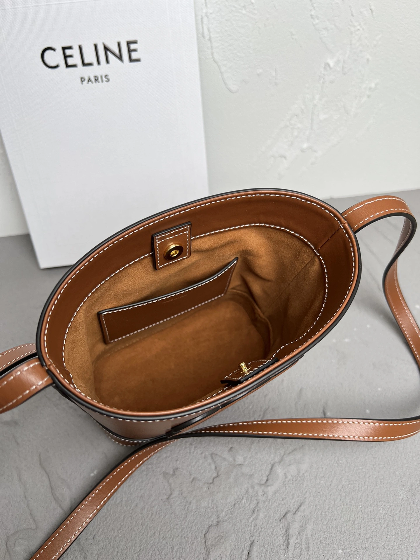 Tailored Celine Bucket Bags 78523