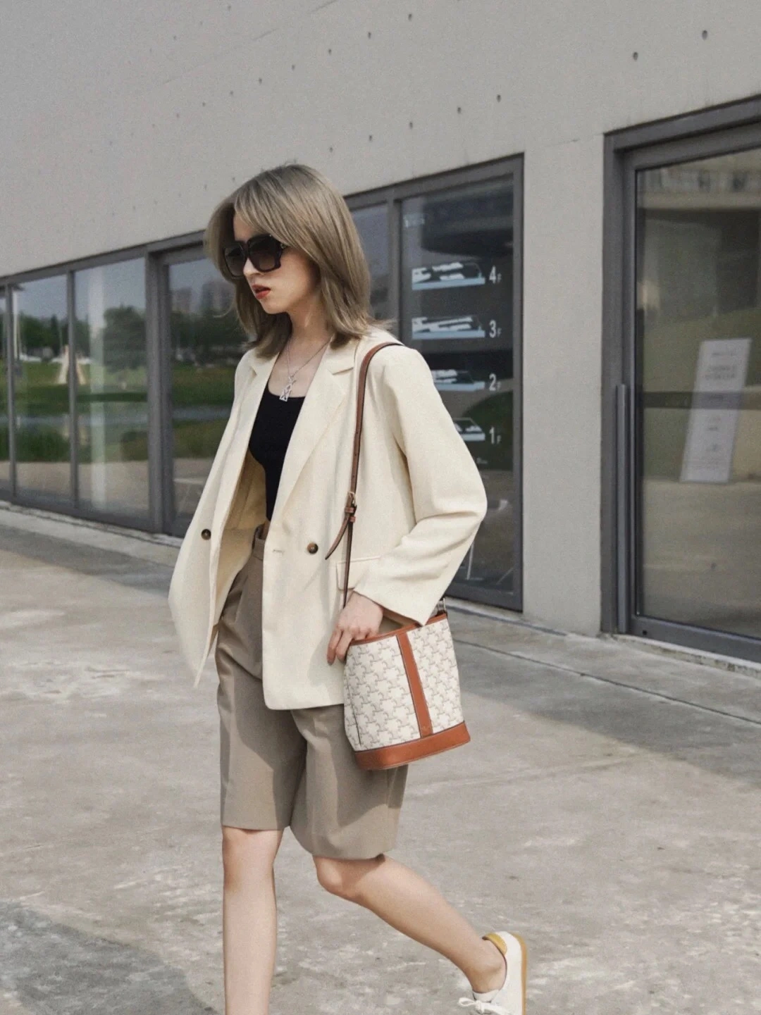 Celine Bucket Bags Elegant 78530