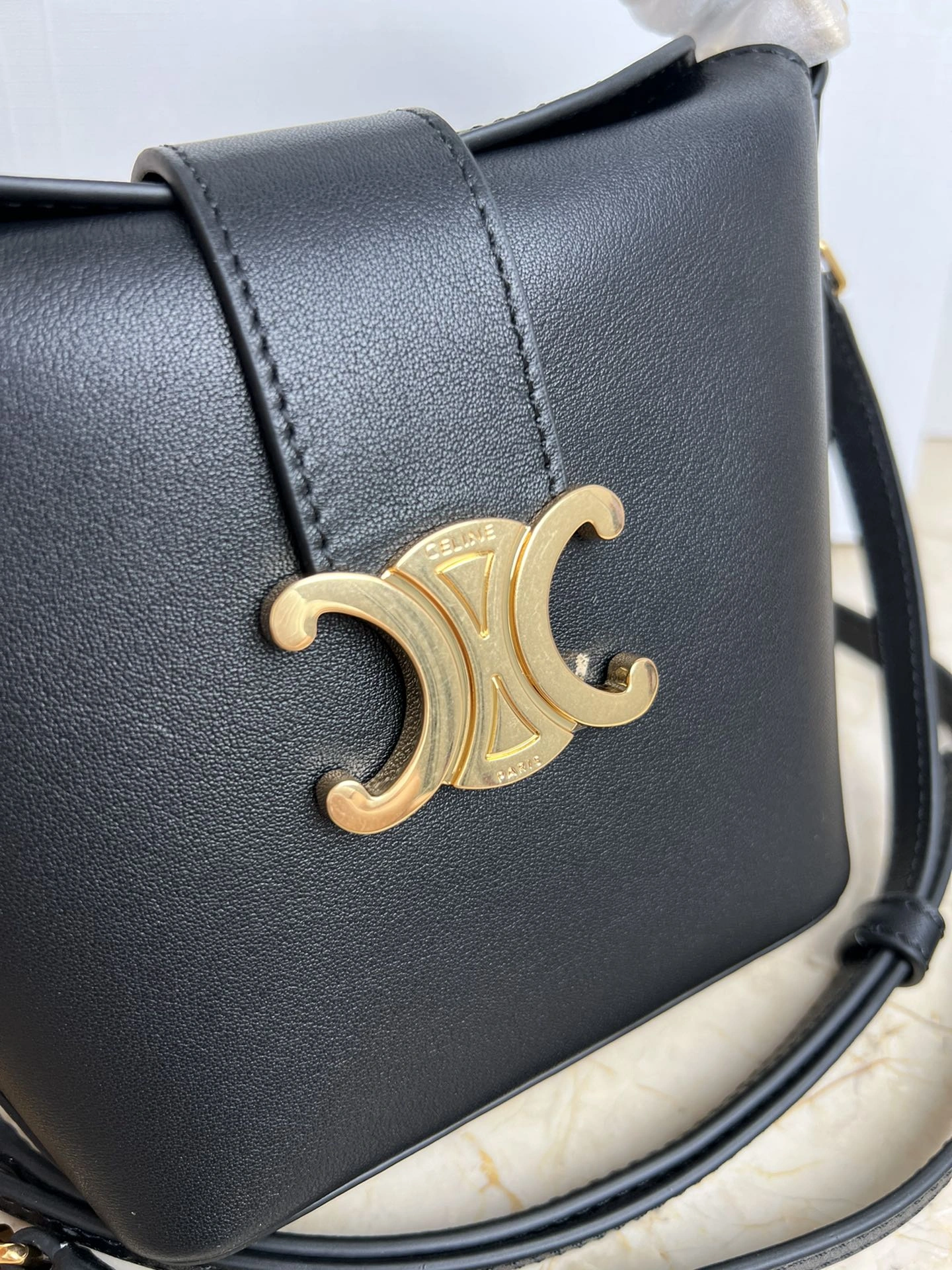 Refined Celine Bucket Bags 73696