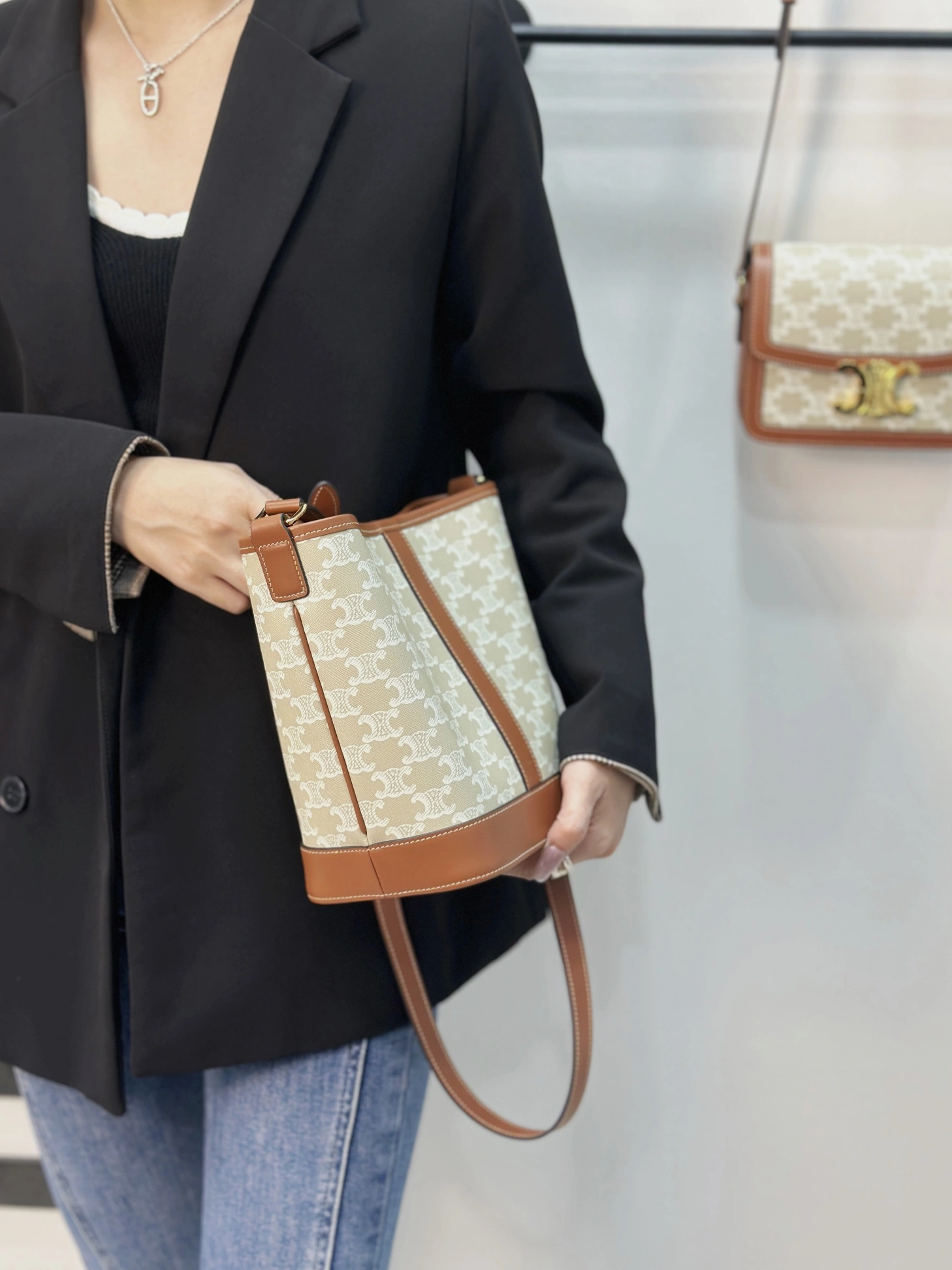 Breathable Celine Bucket Bags 94646