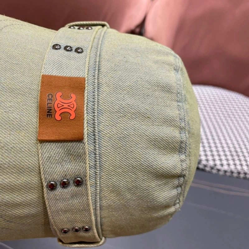 Celine Caps Cozy 260380