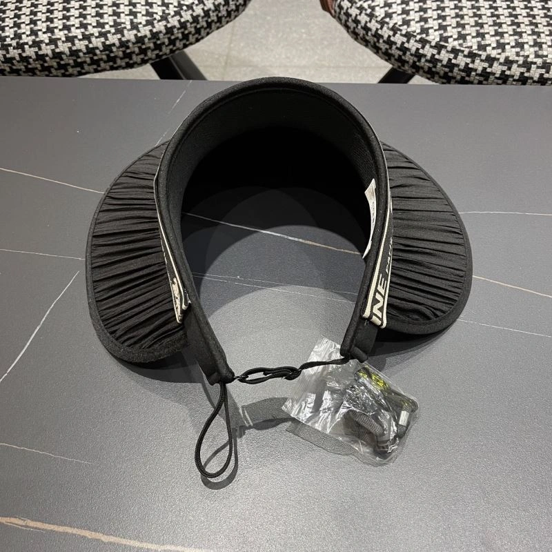 Comfortable Celine Caps 260286