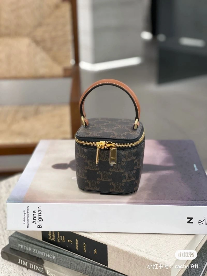 Celine Cosmetic Bags Versatile 60565