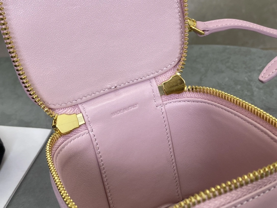HighPerformance Celine Cosmetic Bags 94710