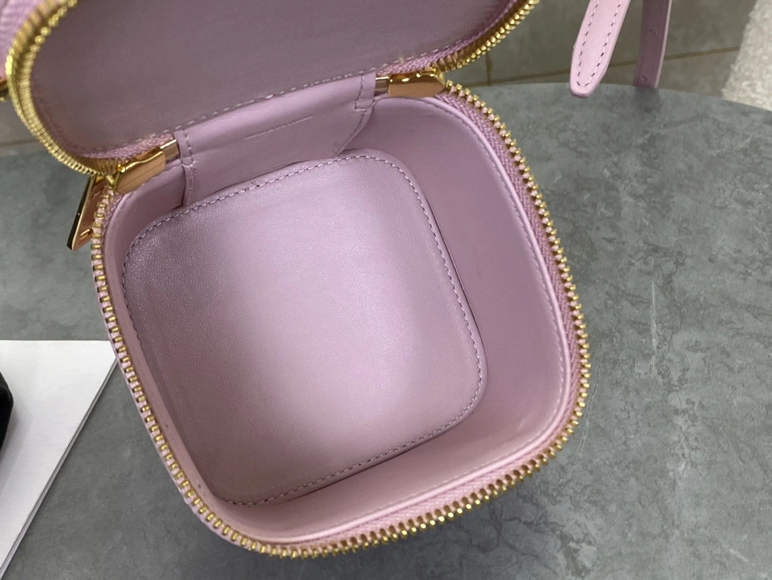 HighPerformance Celine Cosmetic Bags 94710