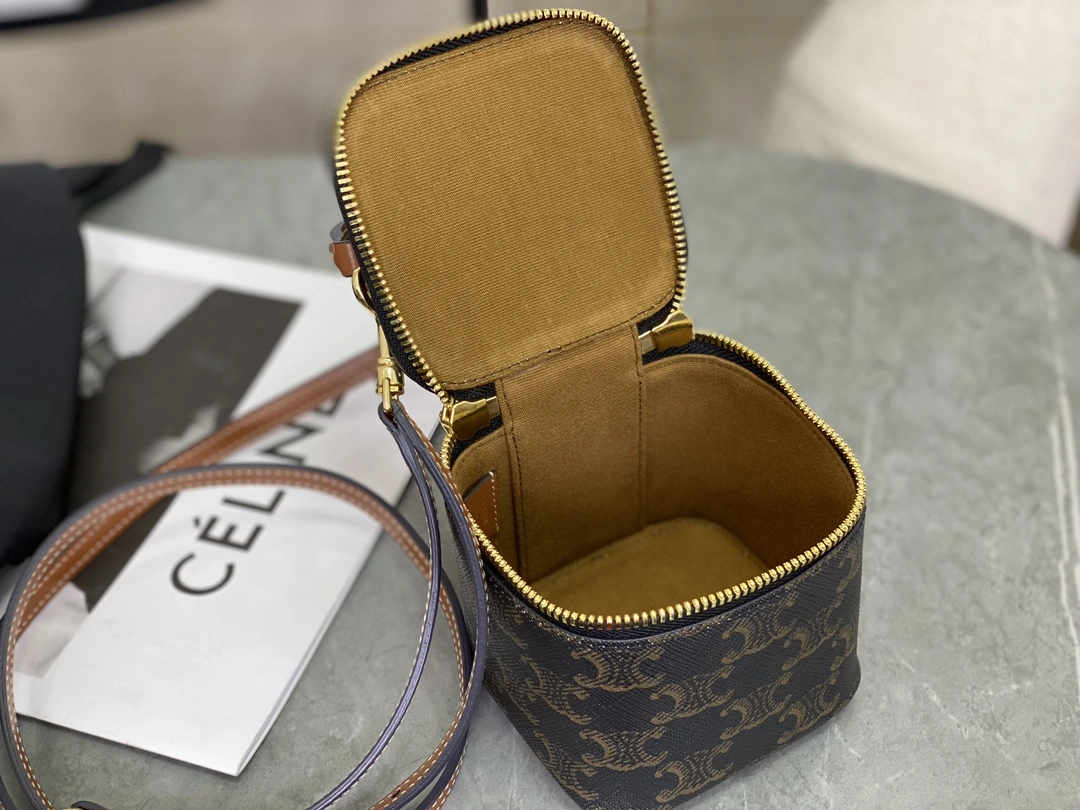 Celine Cosmetic Bags Functional 94667