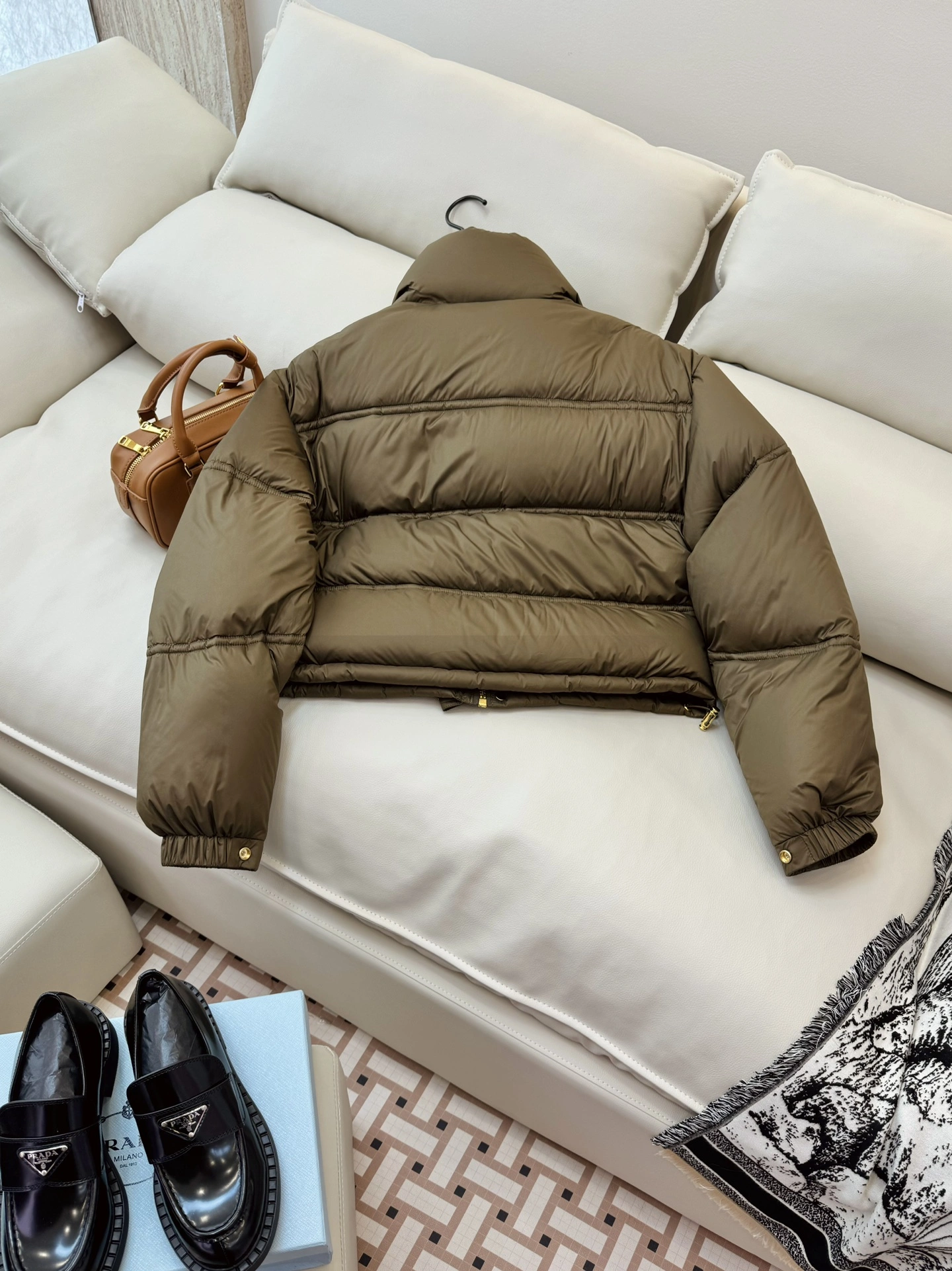 Celine Down Jackets Snug 107540