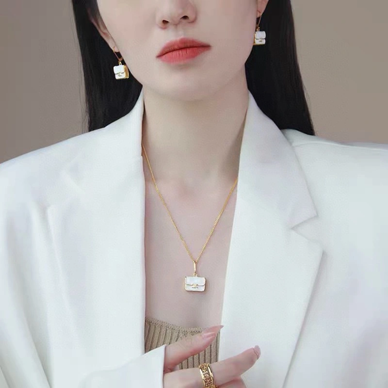 Celine Earrings Functional 218495