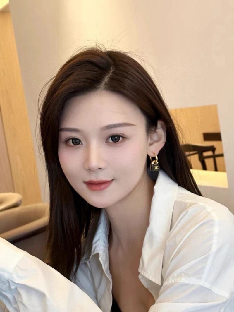 Celine Earrings SmoothTexture 218424