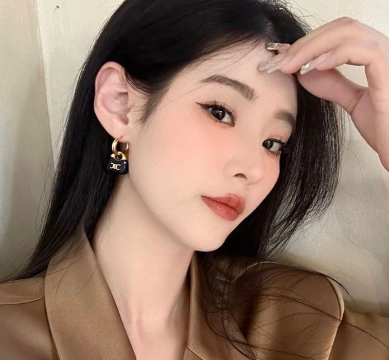 Celine Earrings SmoothTexture 218424