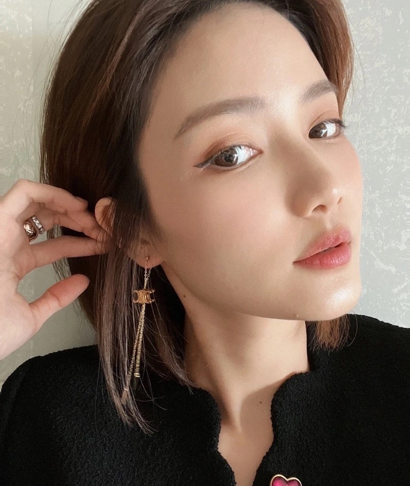 Celine Earrings Breathable 217897