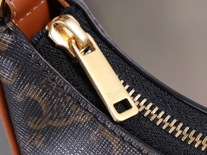 Effortless Celine Hobo Bags 77260