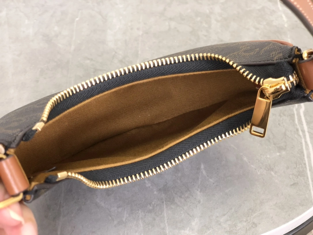 Comfortable Celine Hobo Bags 94637