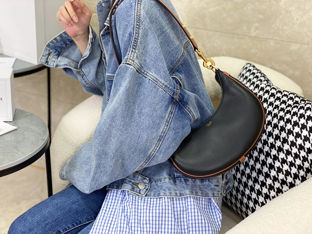 Effortless Celine Hobo Bags 94629
