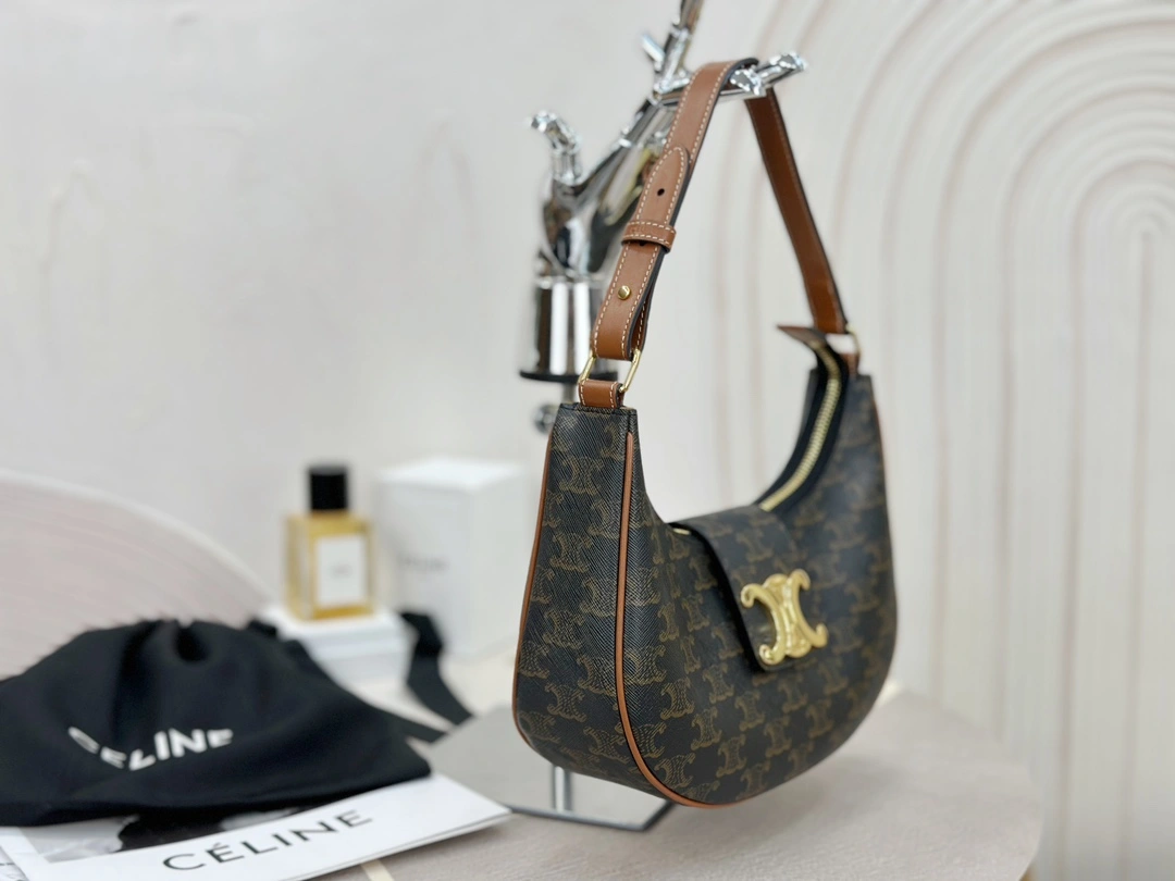 Celine Hobo Bags Youthful 94622