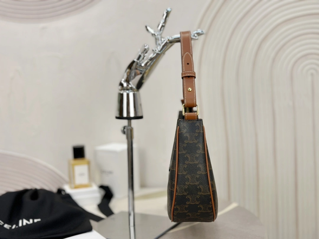 Celine Hobo Bags Youthful 94622