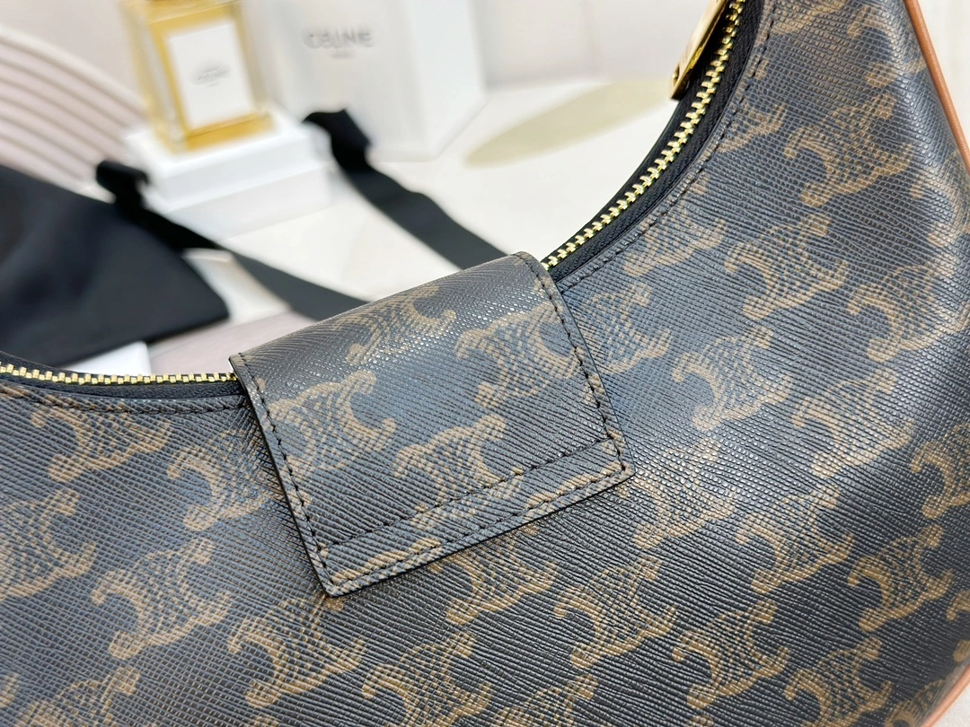 Celine Hobo Bags Youthful 94622