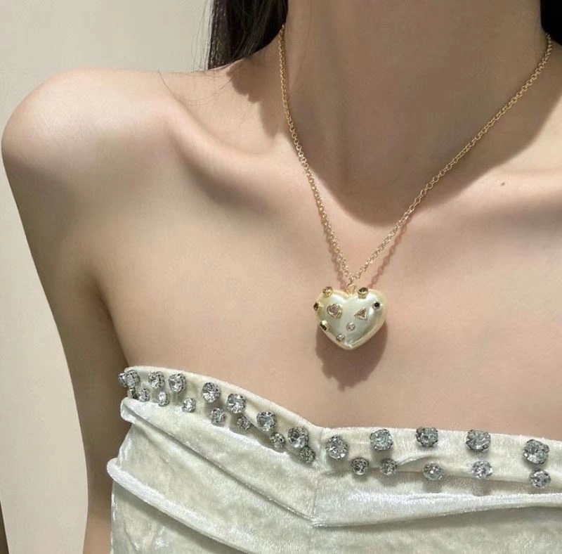 Snug Celine Necklaces 218531