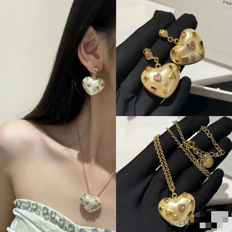 Snug Celine Necklaces 218531