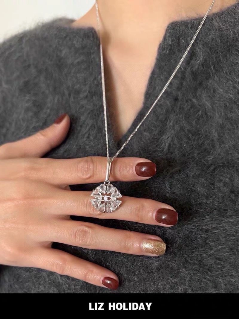 Celine Necklaces Effortless 218356
