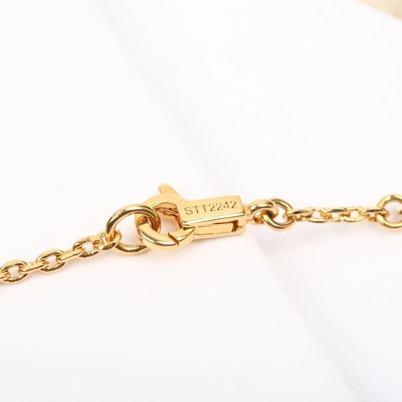 SunProtective Celine Necklaces 218214