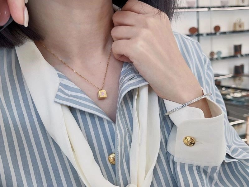 Celine Necklaces Vibrant 218230