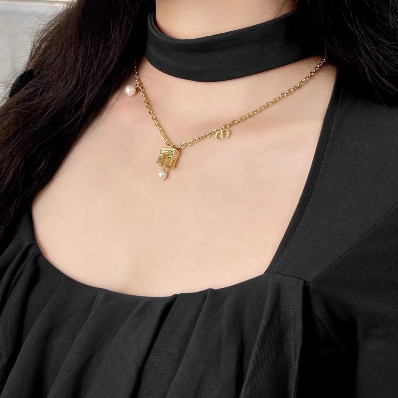 Celine Necklaces Seasonal 218200