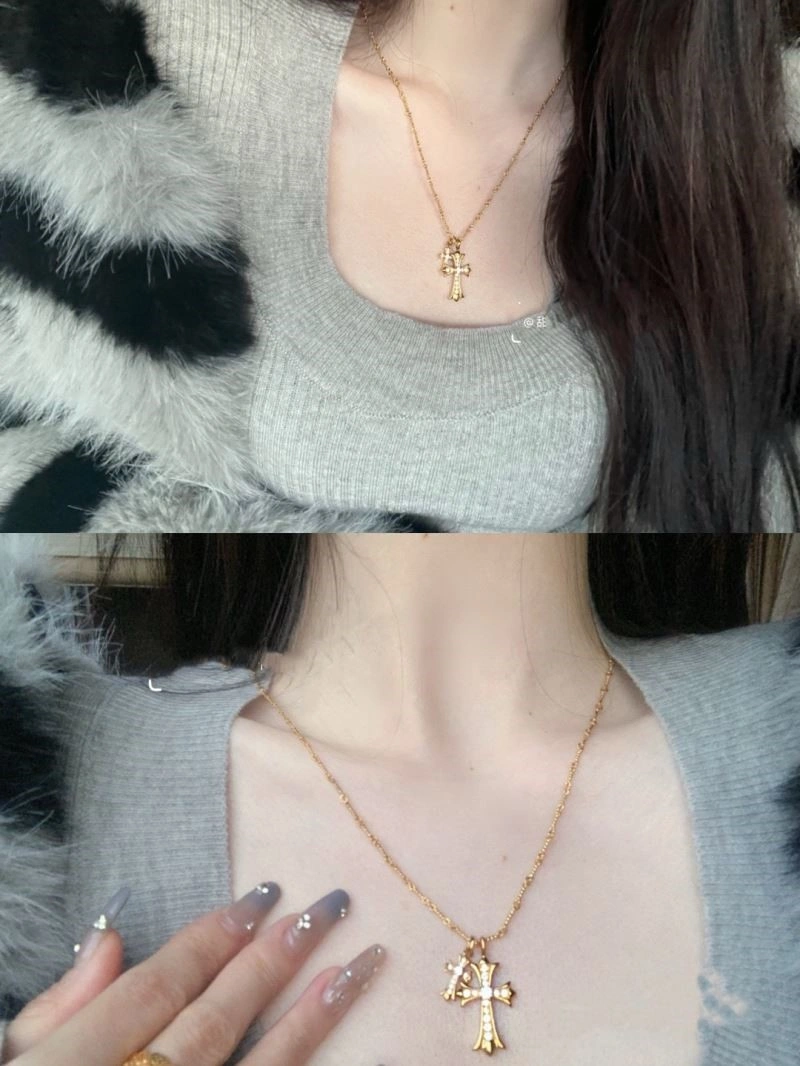 Celine Necklaces Compact 218044