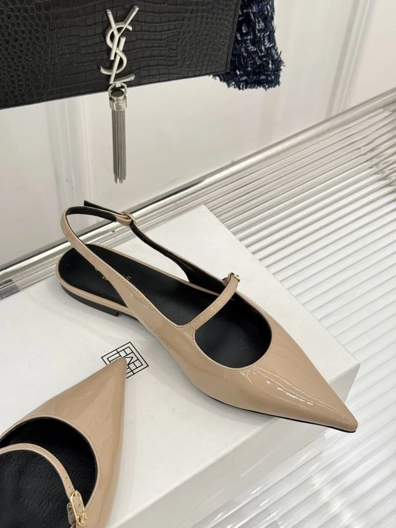Celine Sandals Trendsetting 8252