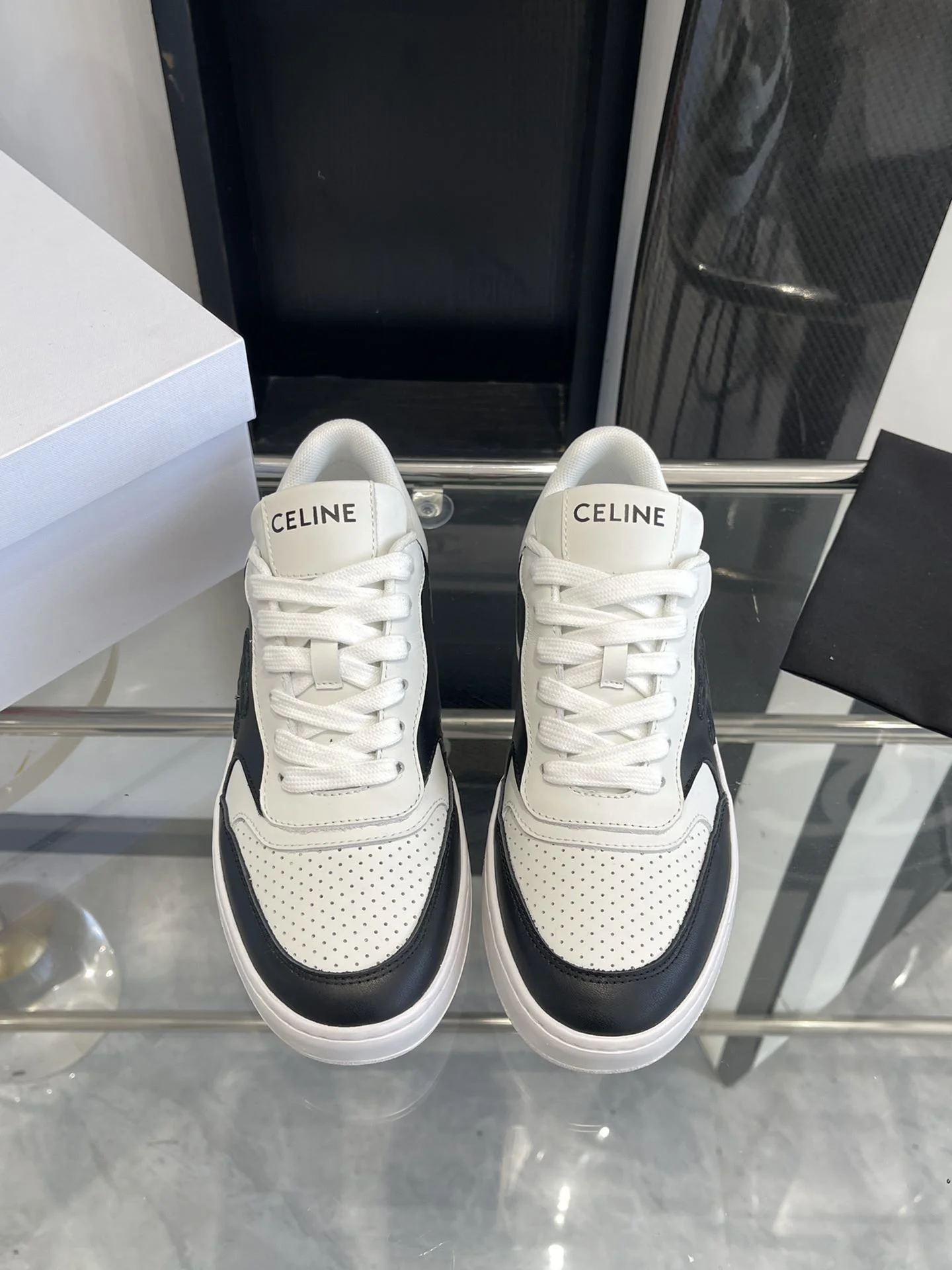 Celine Shoes TechFriendly 8210